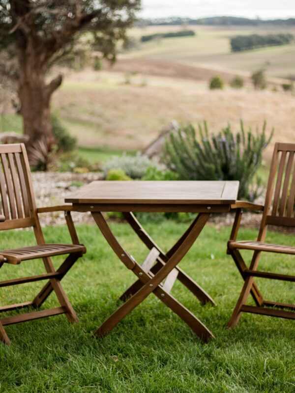 Maculata folding table and 2 armchairs