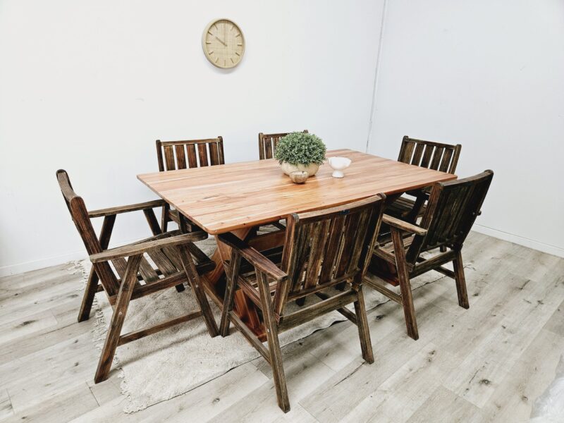 Classic Dining Table - Image 3