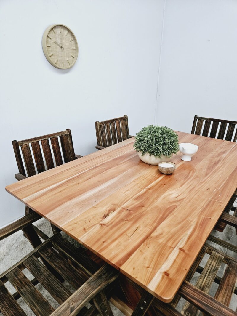 Classic Dining Table - Image 4