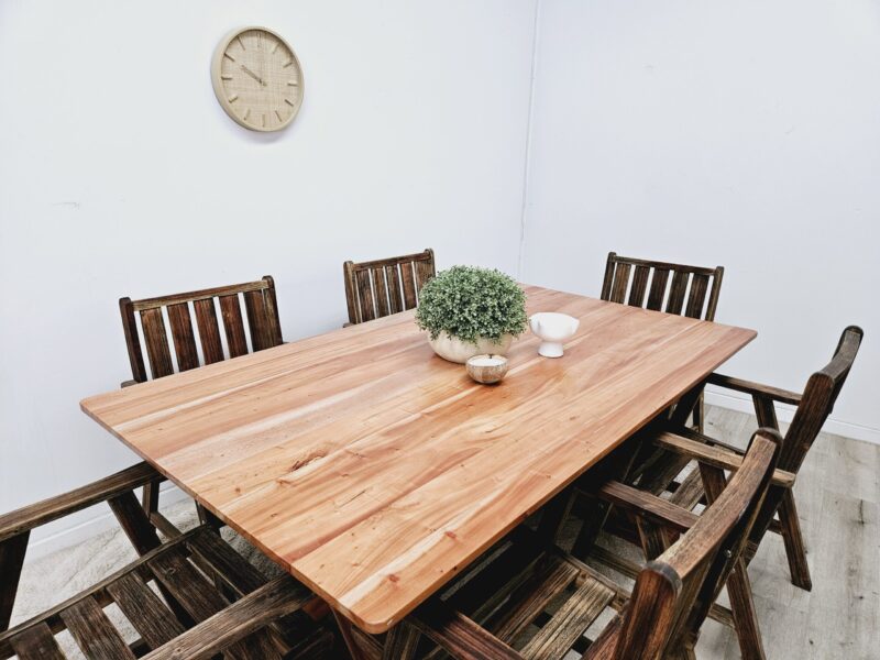 Classic Dining Table - Image 5