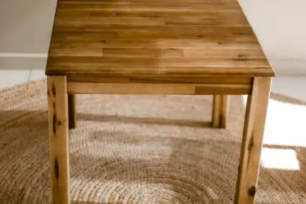 Standard Table Acacia
