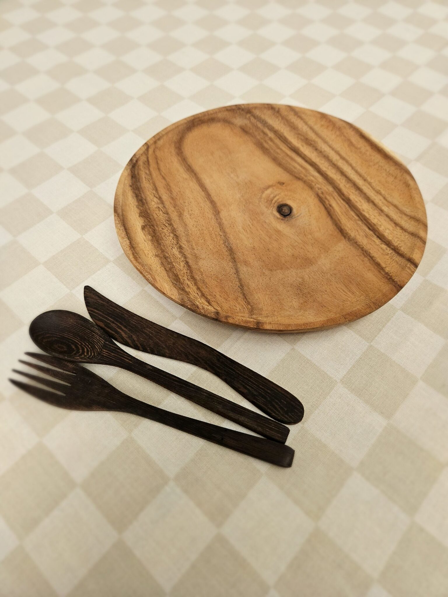 10 Inch Wooden Plate & Utensils Set - Image 2