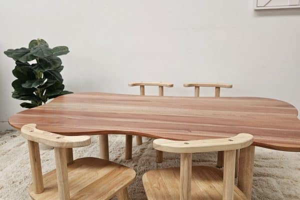 Children's hardwood cloud table with 4 chairs