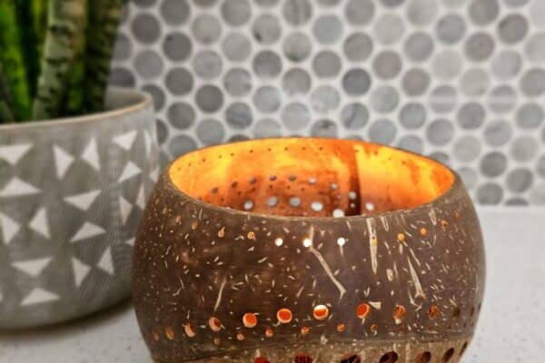 Coco wave candle holder