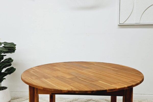 Acacia Round Table