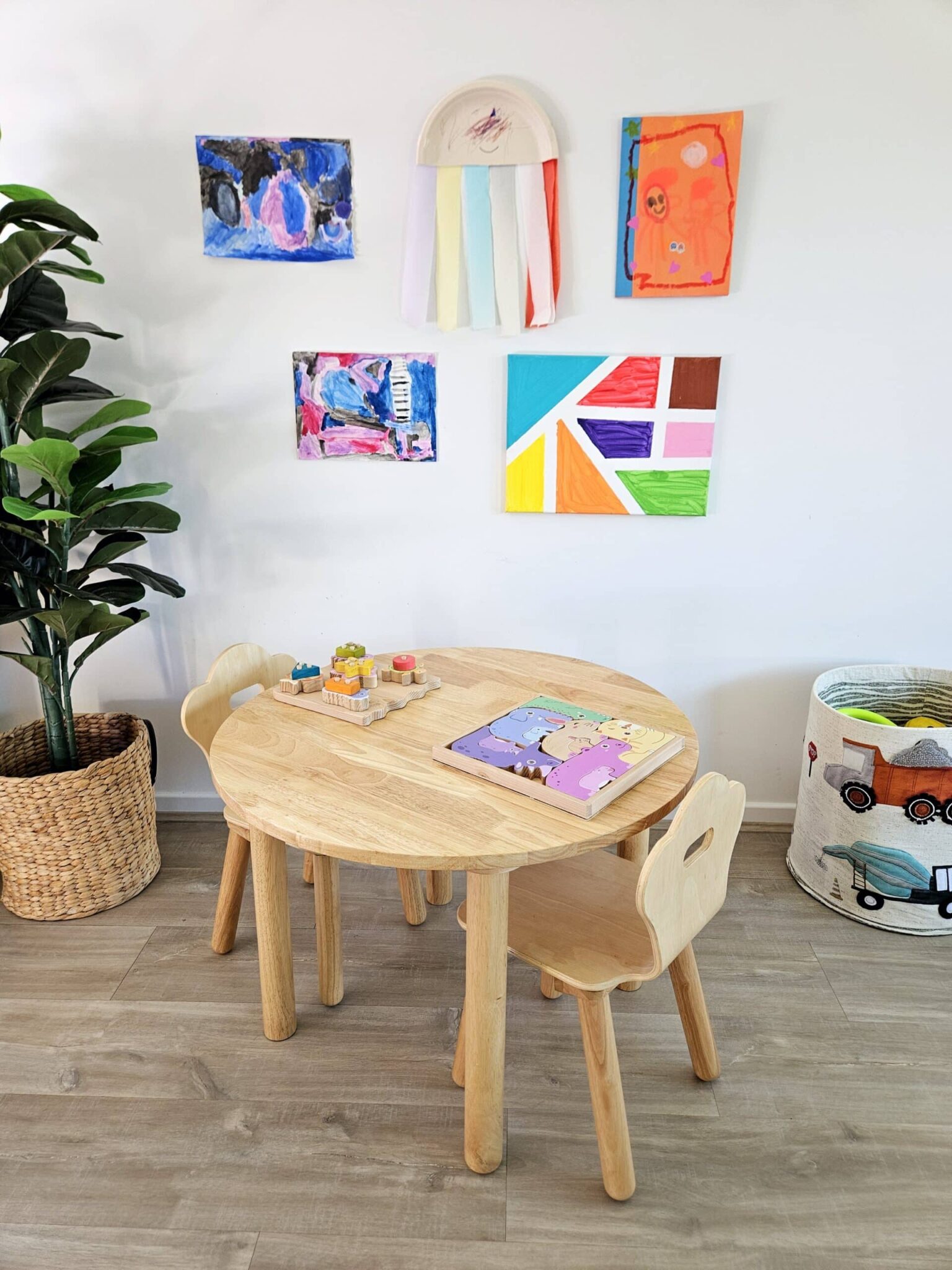 Classic Round Table and 2 Chairs - Image 4