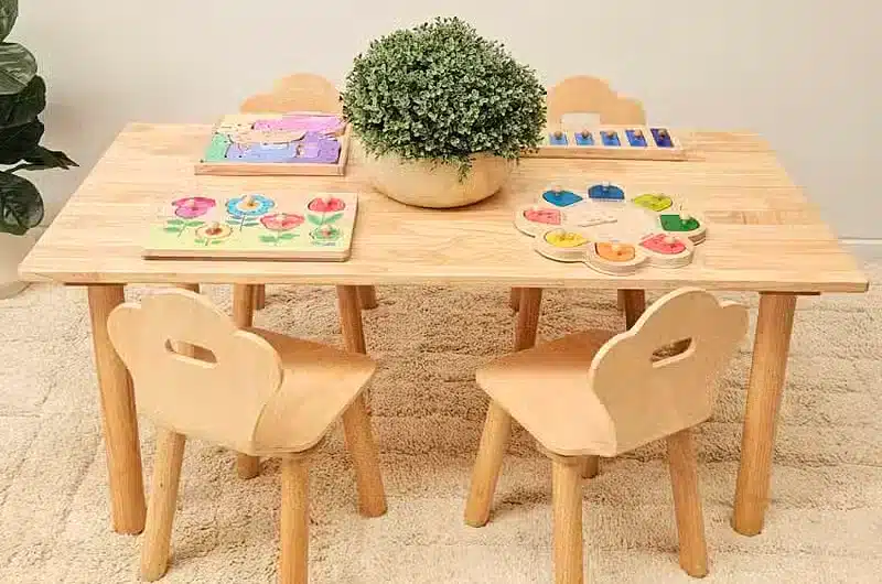 Classic Rectangular Table and 4 Chairs