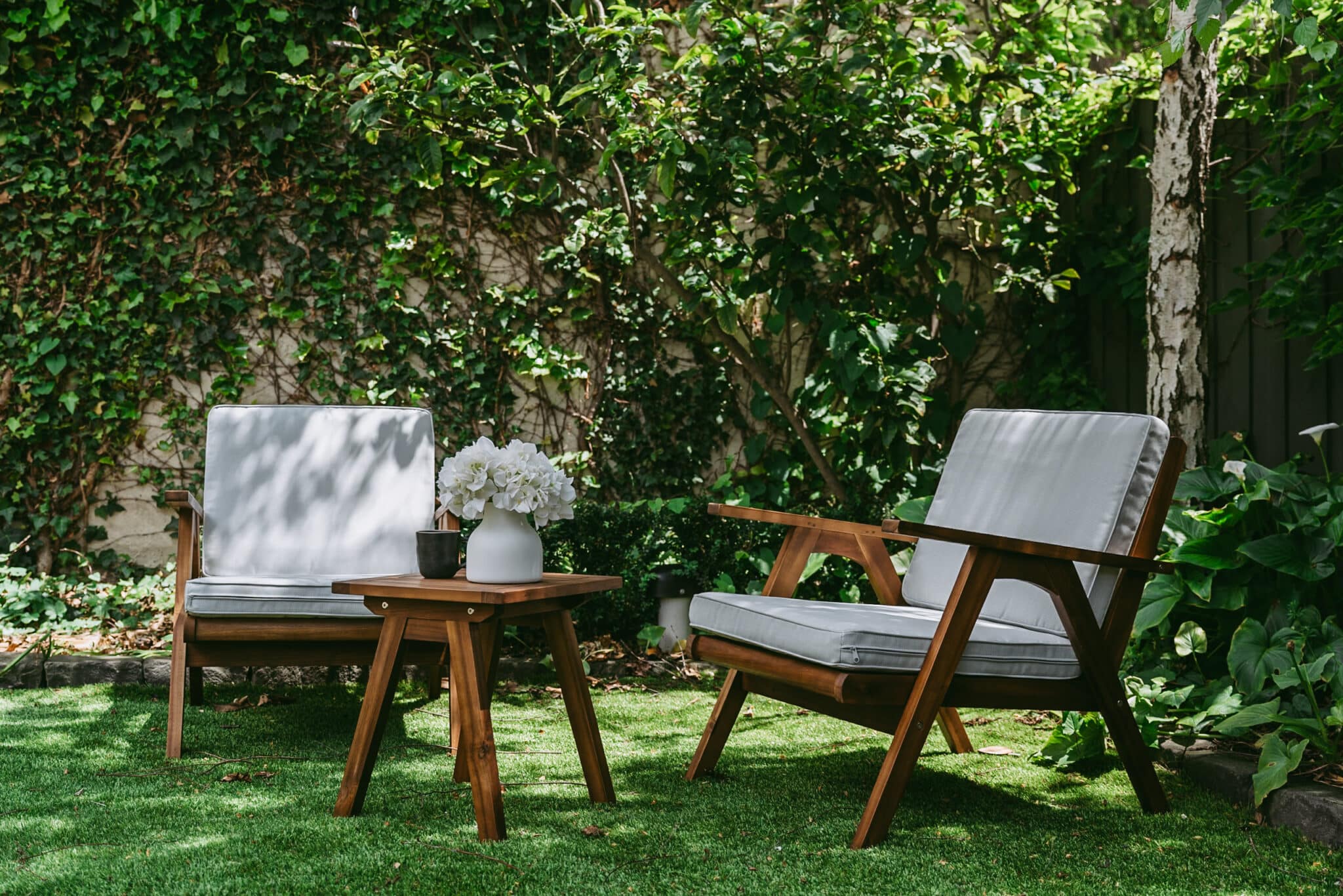 Luxury Wicker Folding Recliner Chair & Side Table Set