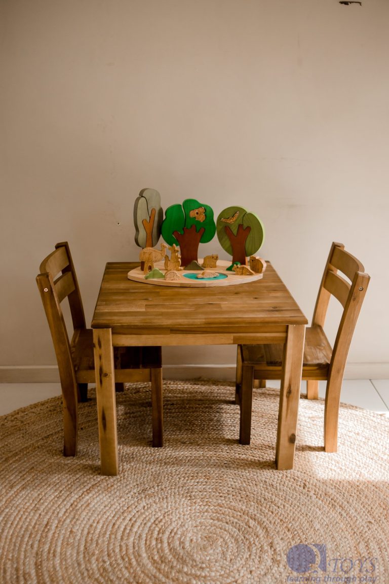 Hardwood table with 2 stacking chairs-032069