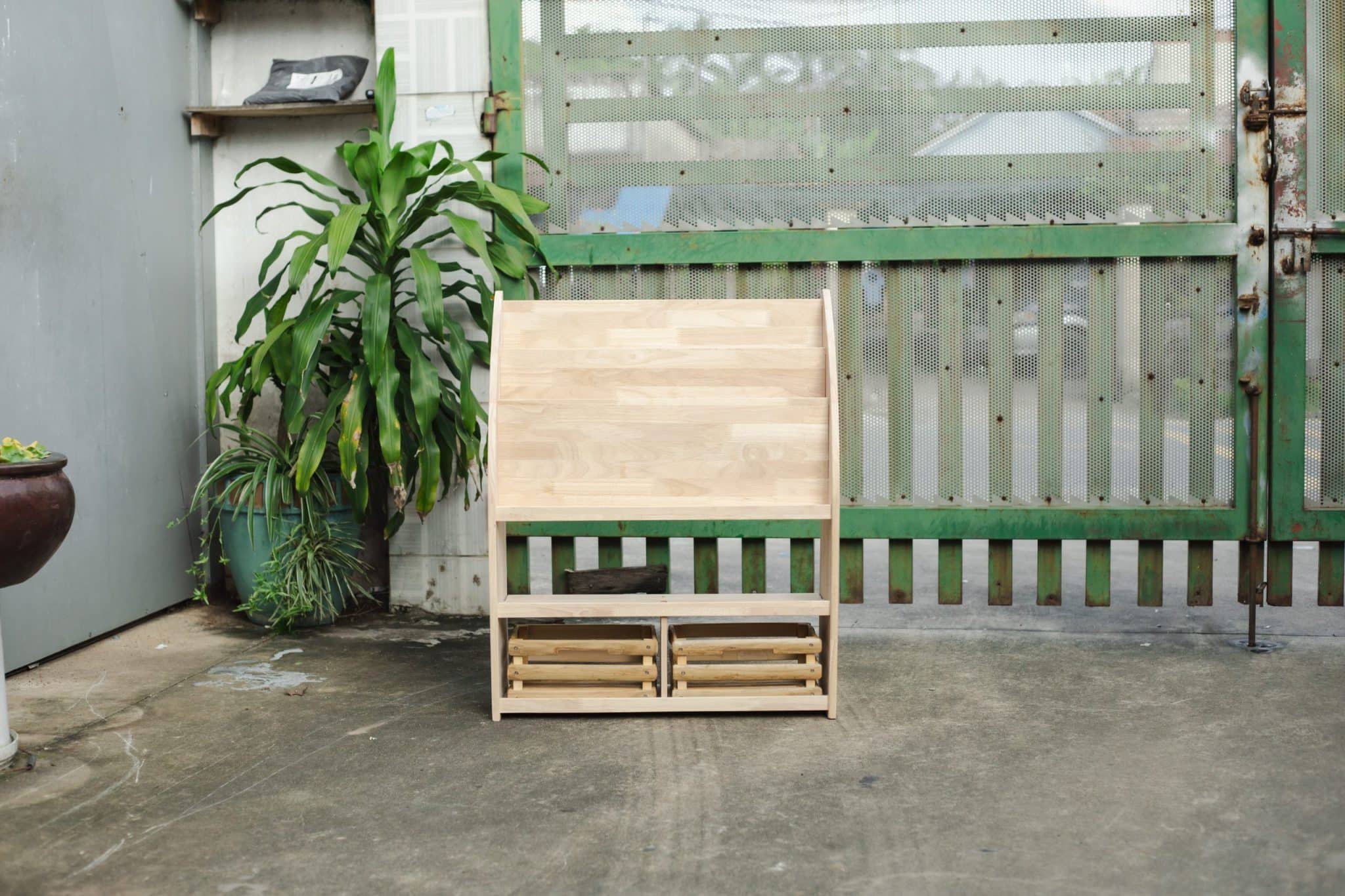 Bookshelf with bamboo storage crates - Image 6