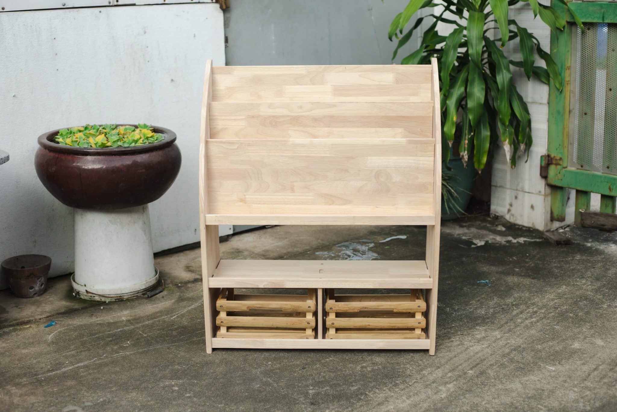 Bookshelf with bamboo storage crates - Image 4